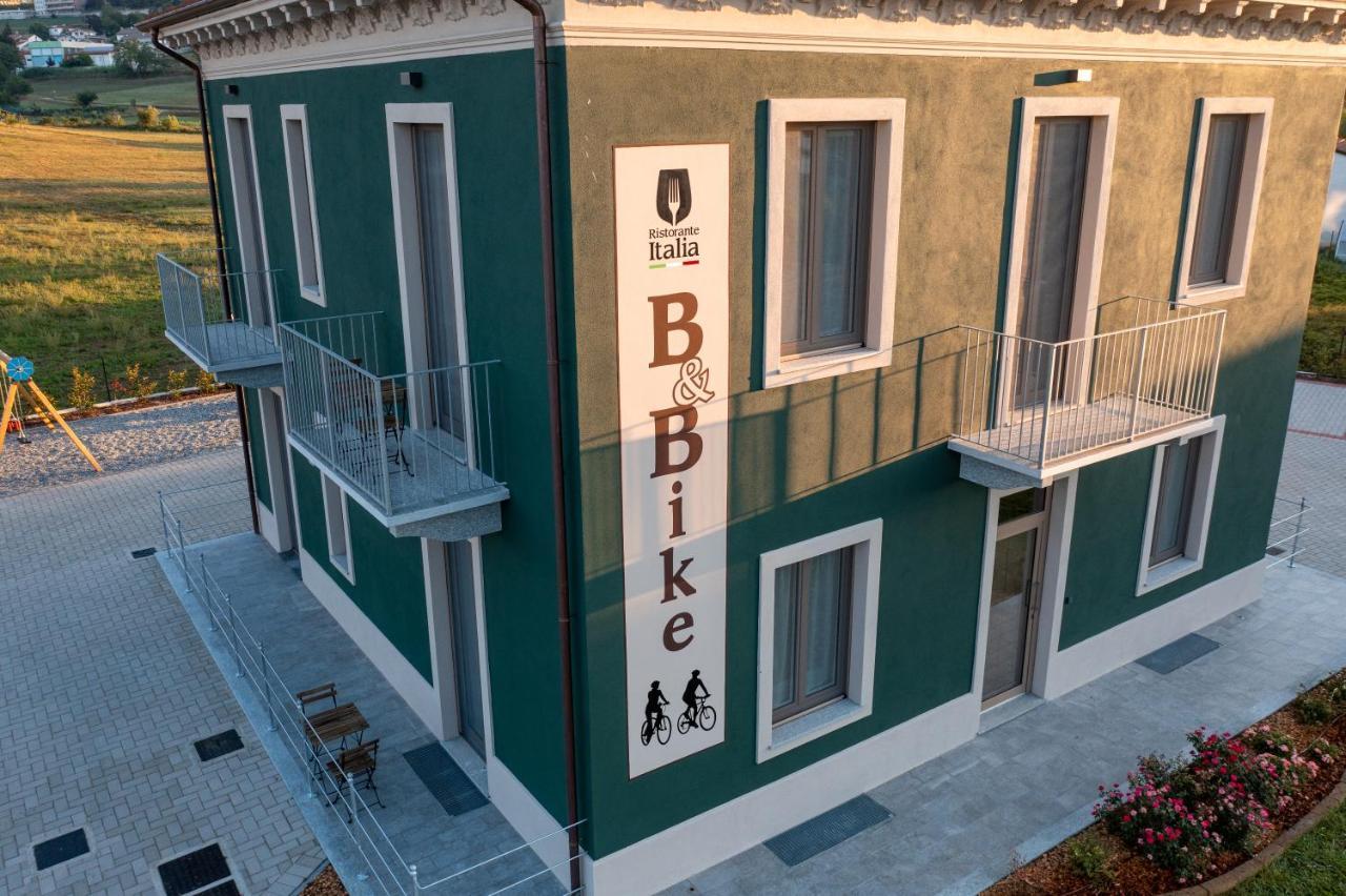 B & Bike Di Ristorante Italia 몸벨로 몬페라토 외부 사진